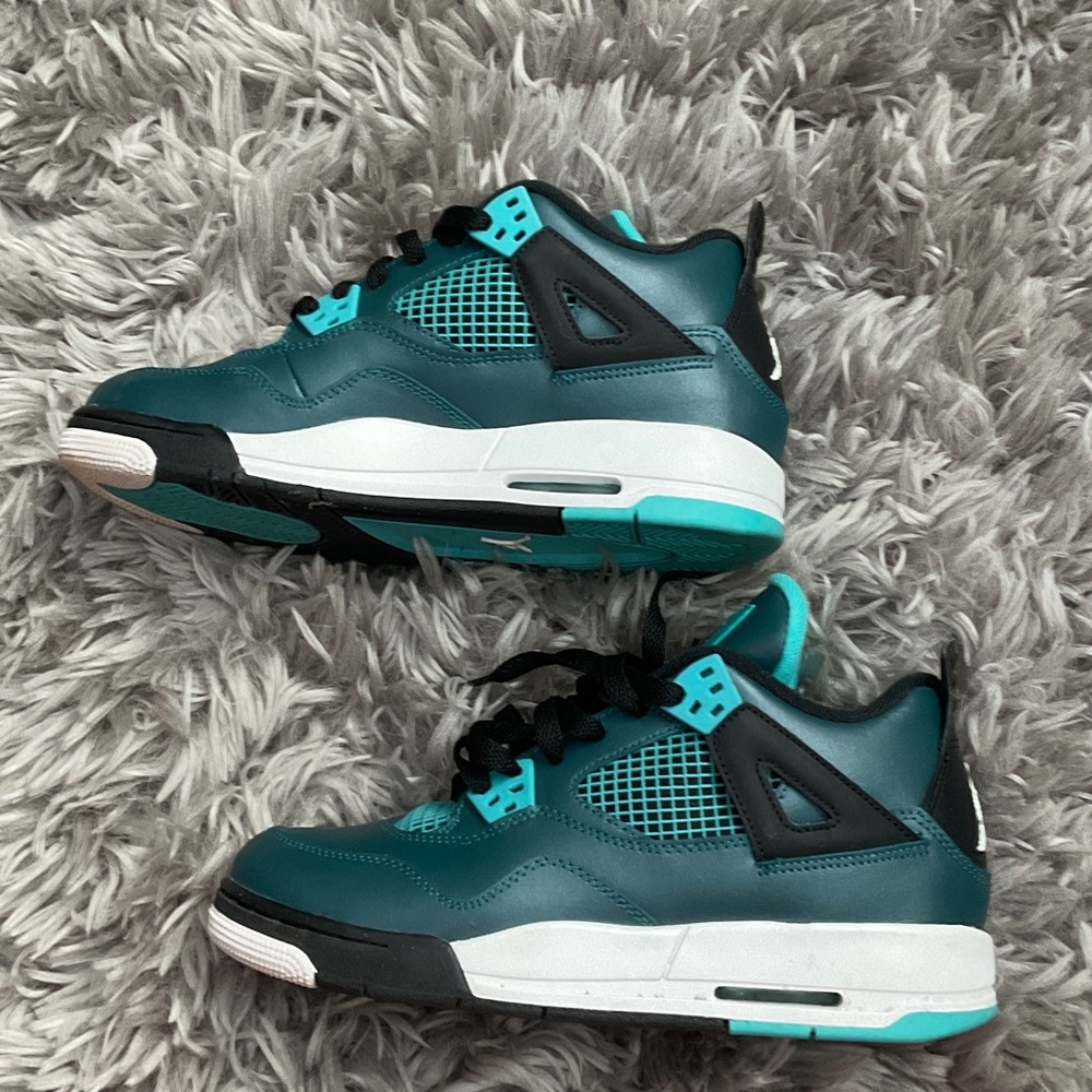 Nike Air Jorden 4 Retro 30th BG size 6Y w original box - Picture 3 of 5